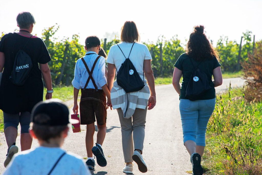 Bettinas-Weinevents-Wanderung-Gruppe